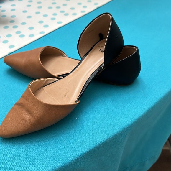 Gap flats - Picture 2 of 5